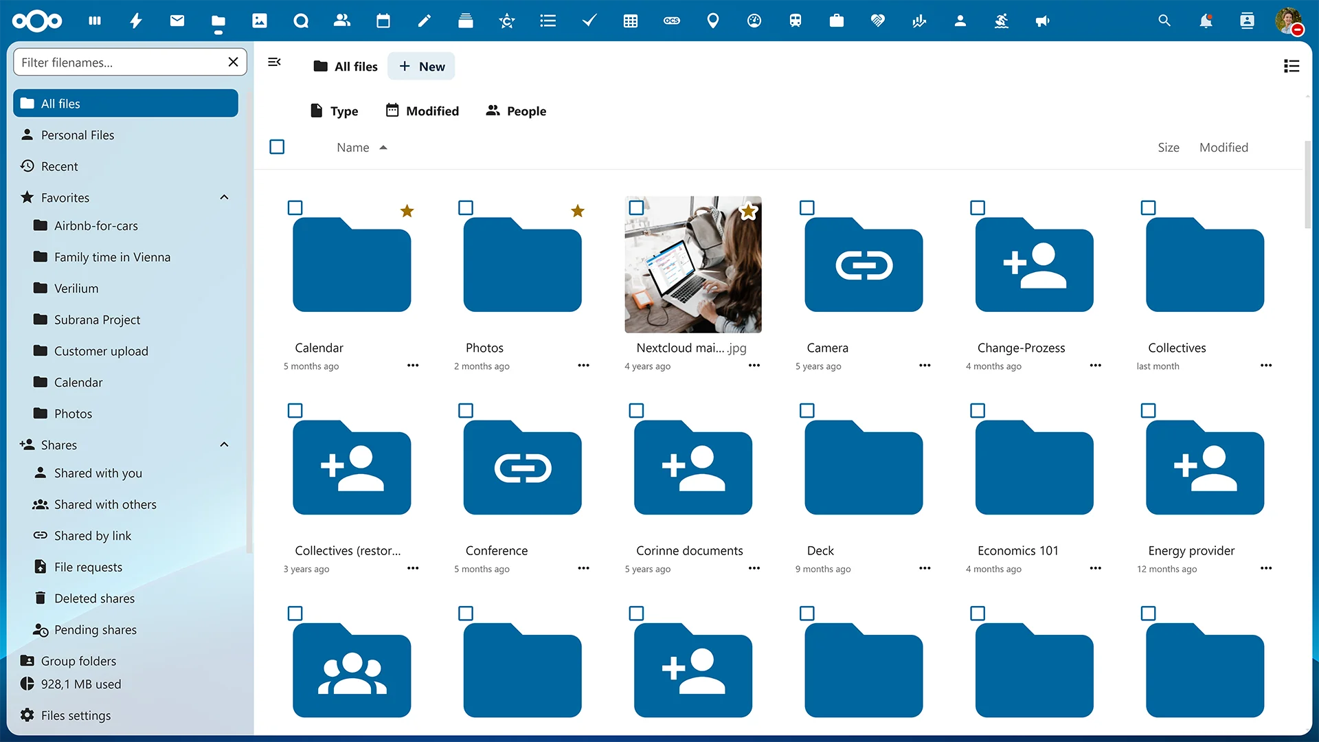 Nextcloud Hub Files interface with shared folders